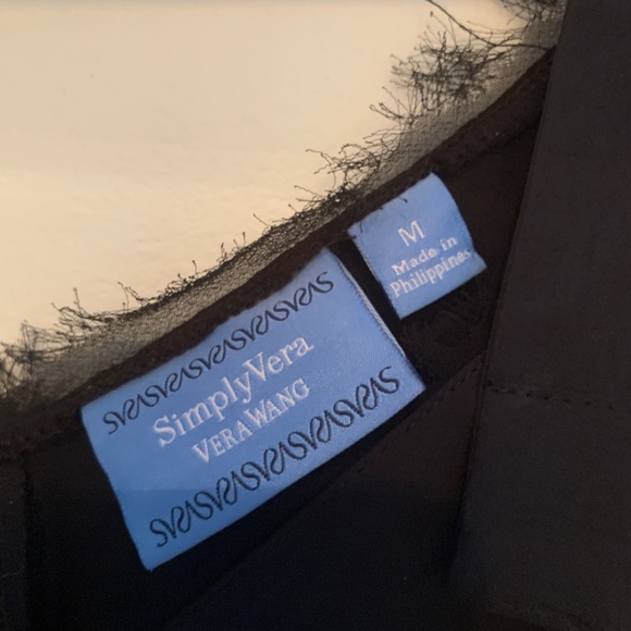 Simply Very Wang Little Black Dress &1 FREE GL💋W ME A KISS light up lip gloss - Picture 4 of 7